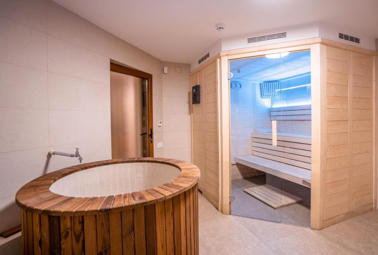 Villa Roots Sequoia